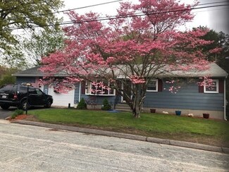 12 Dawes St, Blackstone, MA 01504