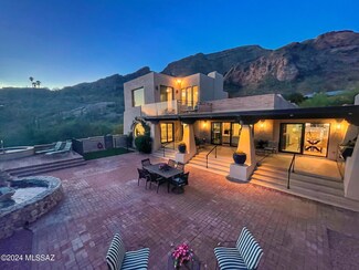 4921 E Oakmont Dr, Tucson, AZ 85718
