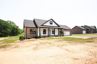 14181 Old Kentucky Rd, Walling, TN 38587