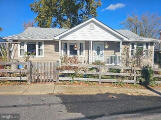 3718 27th St, Chesapeake Beach, MD 20732