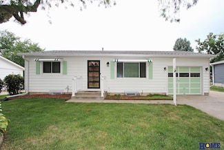 8142 Beechwood Dr, Lincoln, NE 68510