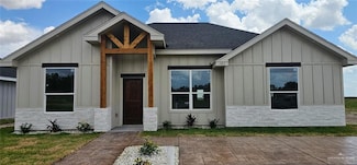 121 Lenon St, Edcouch, TX 78538