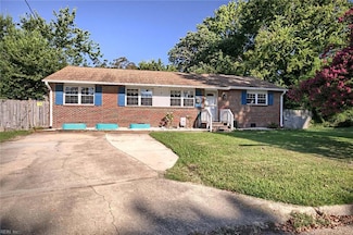 7 Maverick Ct, Hampton, VA 23669