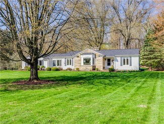 4620 Heather Hills Rd, Akron, OH 44333