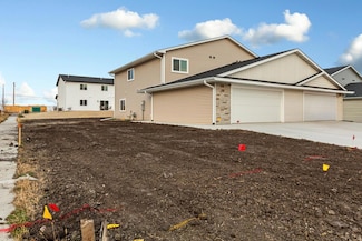 3200 Noble Dr, Mankato, MN 56001