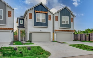 1052 Mansfield St, Houston, TX 77091
