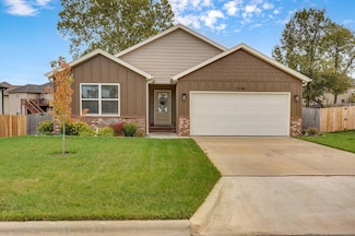 1166 S Broadview Ave, Springfield, MO 65802