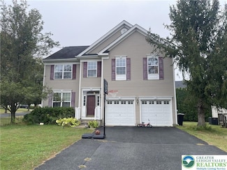 3556 Vista Dr, MacUngie, PA 18062