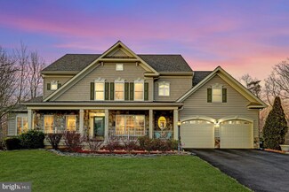 3232 Lost Pond Ct, Triangle, VA 22172