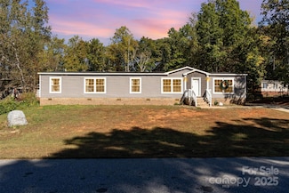 5843 Dachshund St, Iron Station, NC 28080