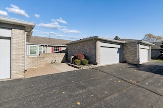 48564 Hudson Bay Ct Unit 114, Shelby Township, MI 48315