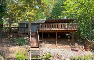 250 Northview Rd, Sunrise Beach, MO 65079