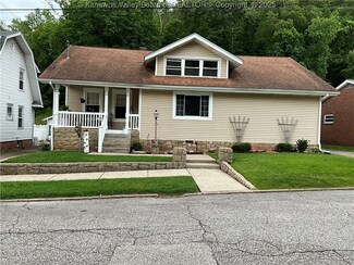 2169 N 21st St, Nitro, WV 25143