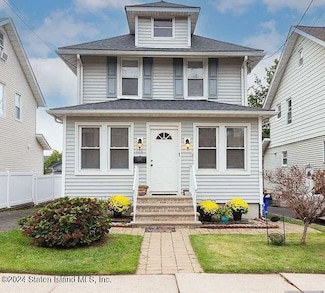 476 Rutherford Ave, Lyndhurst, NJ 07071