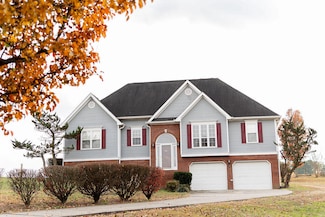 218 Golden Oaks Dr, La Fayette, GA 30728