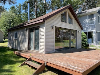 1180 W Higgins Lake Dr, Roscommon, MI 48653