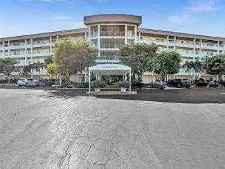 535 Oaks Dr Unit 502, Pompano Beach, FL 33069