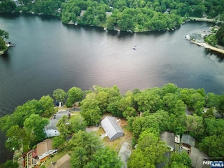 40 Upper Greenwood Lake Rd, Hewitt, NJ 07421