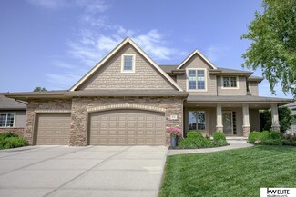 514 S 199th St, Elkhorn, NE 68022