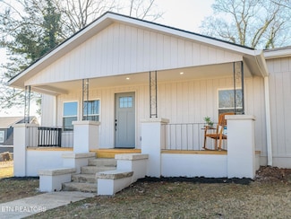 805 Sapphire Rd, Knoxville, TN 37919