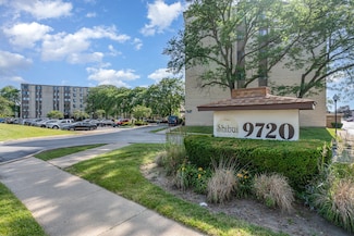 9720 S Pulaski Rd Unit 104, Oak Lawn, IL 60453
