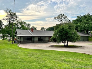 6800 Magnolia Dr, Kingston, OK 73439