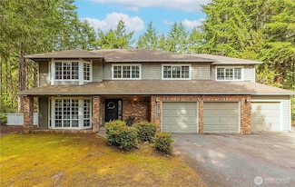 5746 Londonderry Loop NW, Bremerton, WA 98312