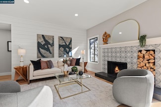 11 Cove Ln, Redwood City, CA 94065