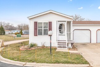 118 Cardinal Ln Unit A, Sandwich, IL 60548