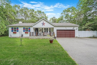 138 Barton Ave, Patchogue, NY 11772