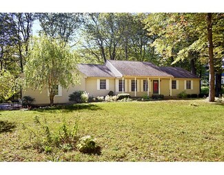32 East St, Petersham, MA 01366