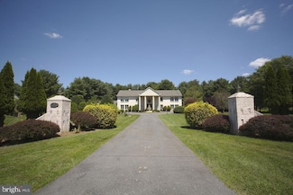 10908 Barn Wood Ln, Potomac, MD 20854