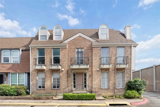 372 N Post Oak Ln, Houston, TX 77024
