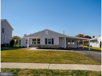 31 Peachtree Ln, Levittown, PA 19054
