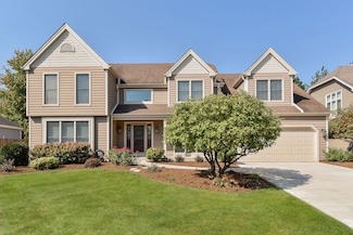 1N204 Redwing Dr, Carol Stream, IL 60188