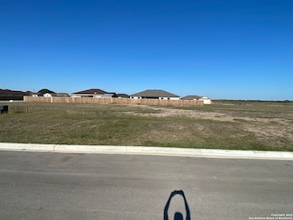 121 Troubadour Ln, Poteet, TX 78065