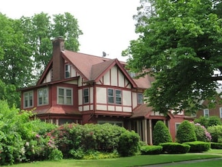 65 Bellevue Ave, Springfield, MA 01108