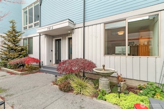 1612 California Ave SW Unit D, Seattle, WA 98116