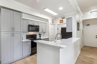 4610 Saint Croix Ln Unit 1015, Naples, FL 34109