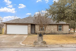 7048 Green Ridge Trail, North Richland Hills, TX 76182