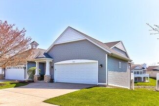 1319 St Andrews Dr Unit 75, Holland, MI 49423