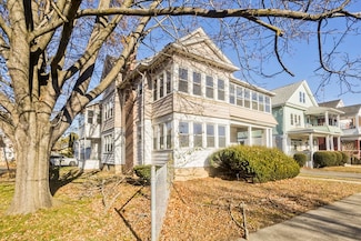 443-445 Beech St, Holyoke, MA 01040
