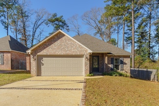 46 Canal Dr, Hattiesburg, MS 39402