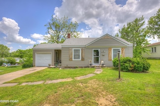 817 Kentland Dr, Neosho, MO 64850