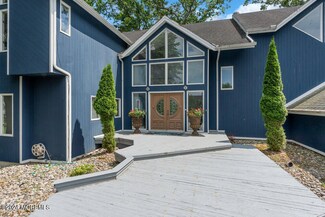 16 Framingham Rd, Ocean, NJ 07712