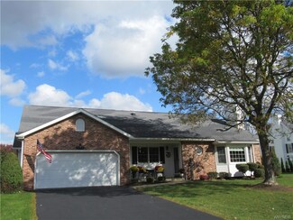 6027 Quaker Hollow Crescent Unit 4, Orchard Park, NY 14127