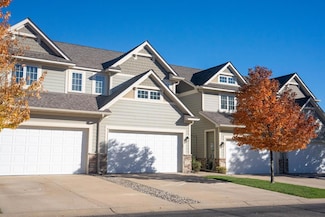 1077 Provence Ln, Waconia, MN 55387