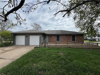 544 S Ridge Dr, Olathe, KS 66061