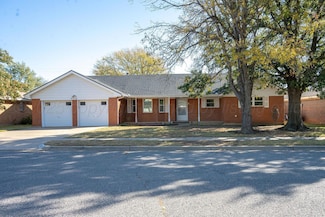 2316 Comanche Trail, Pampa, TX 79065