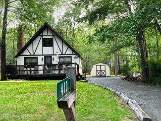 410 Paxinos Dr, Pocono Lake, PA 18347